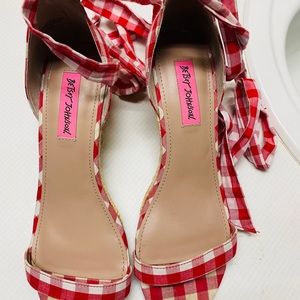 Betsy Johnson espadrilles